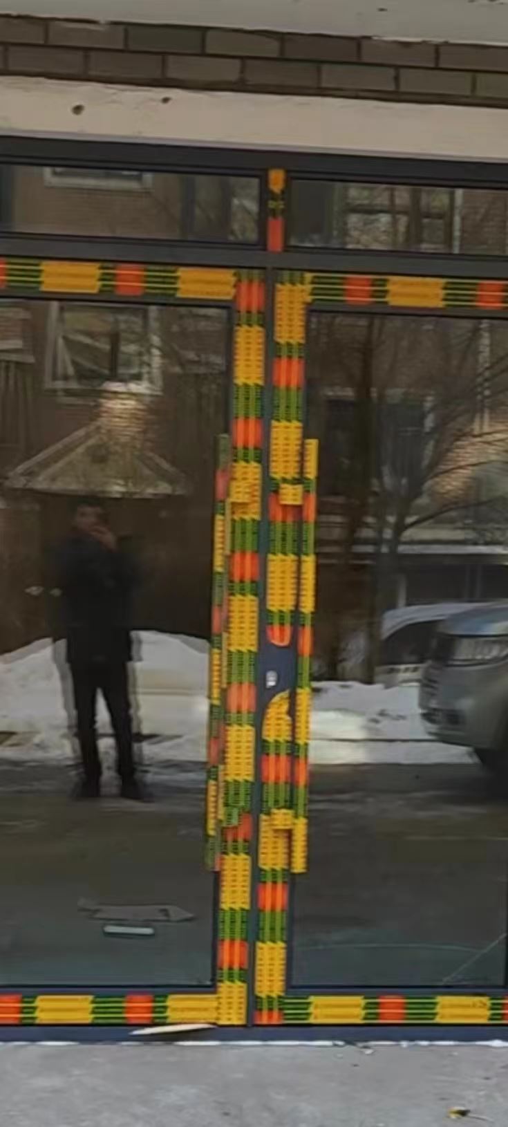 定做各種紗窗，金鋼網開扇紗窗，軟包防盜門，維修門窗